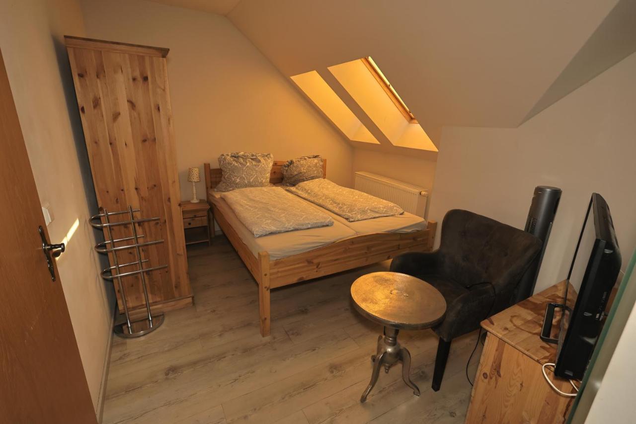 Pension Zum Paradies Harthausen  ภายนอก รูปภาพ