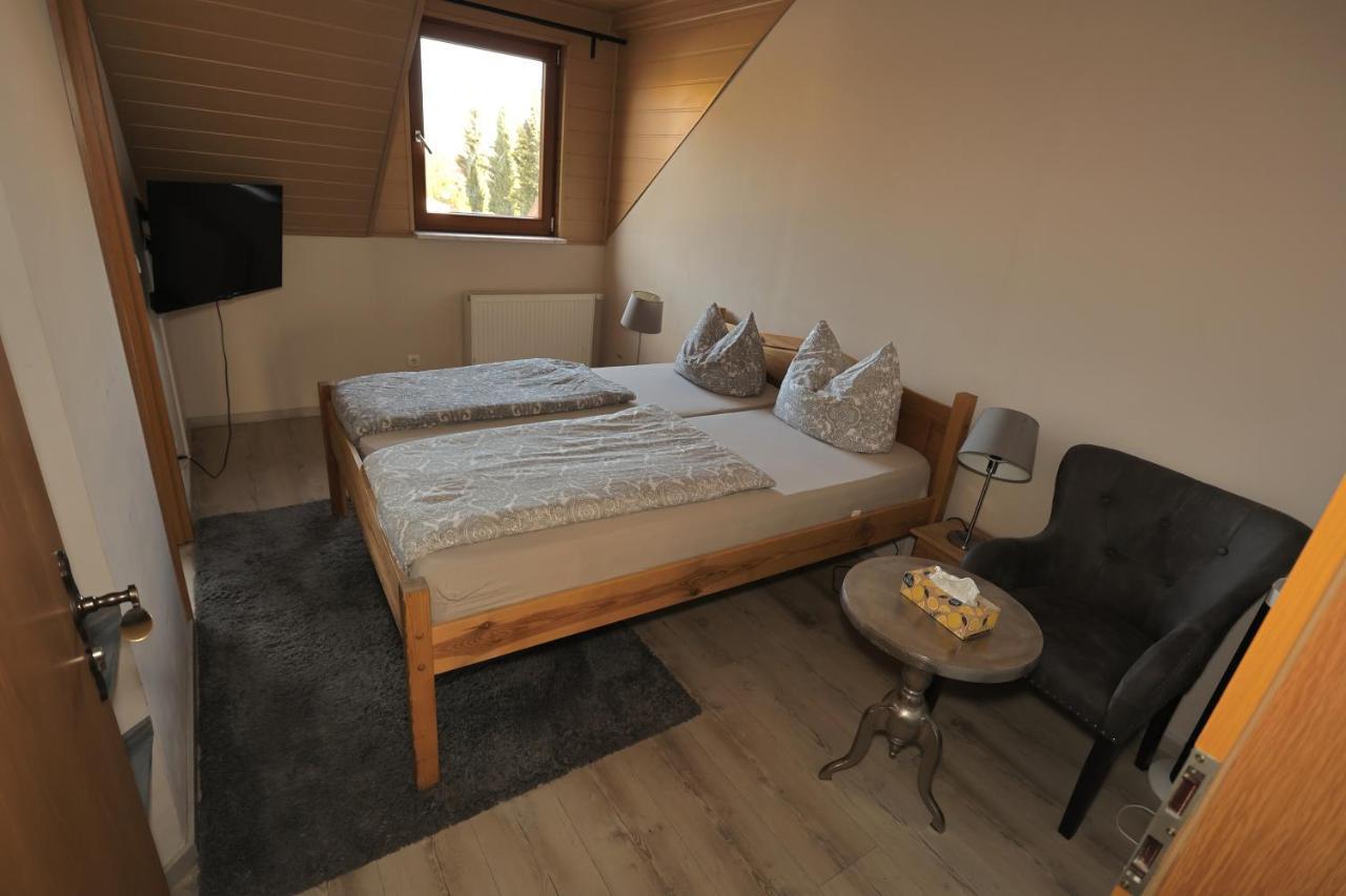 Pension Zum Paradies Harthausen  ภายนอก รูปภาพ