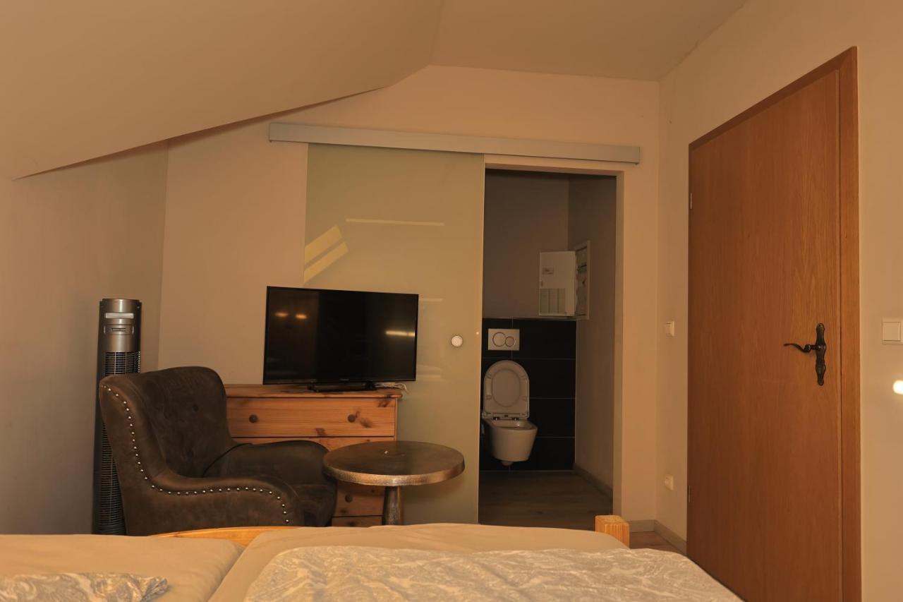 Pension Zum Paradies Harthausen  ภายนอก รูปภาพ