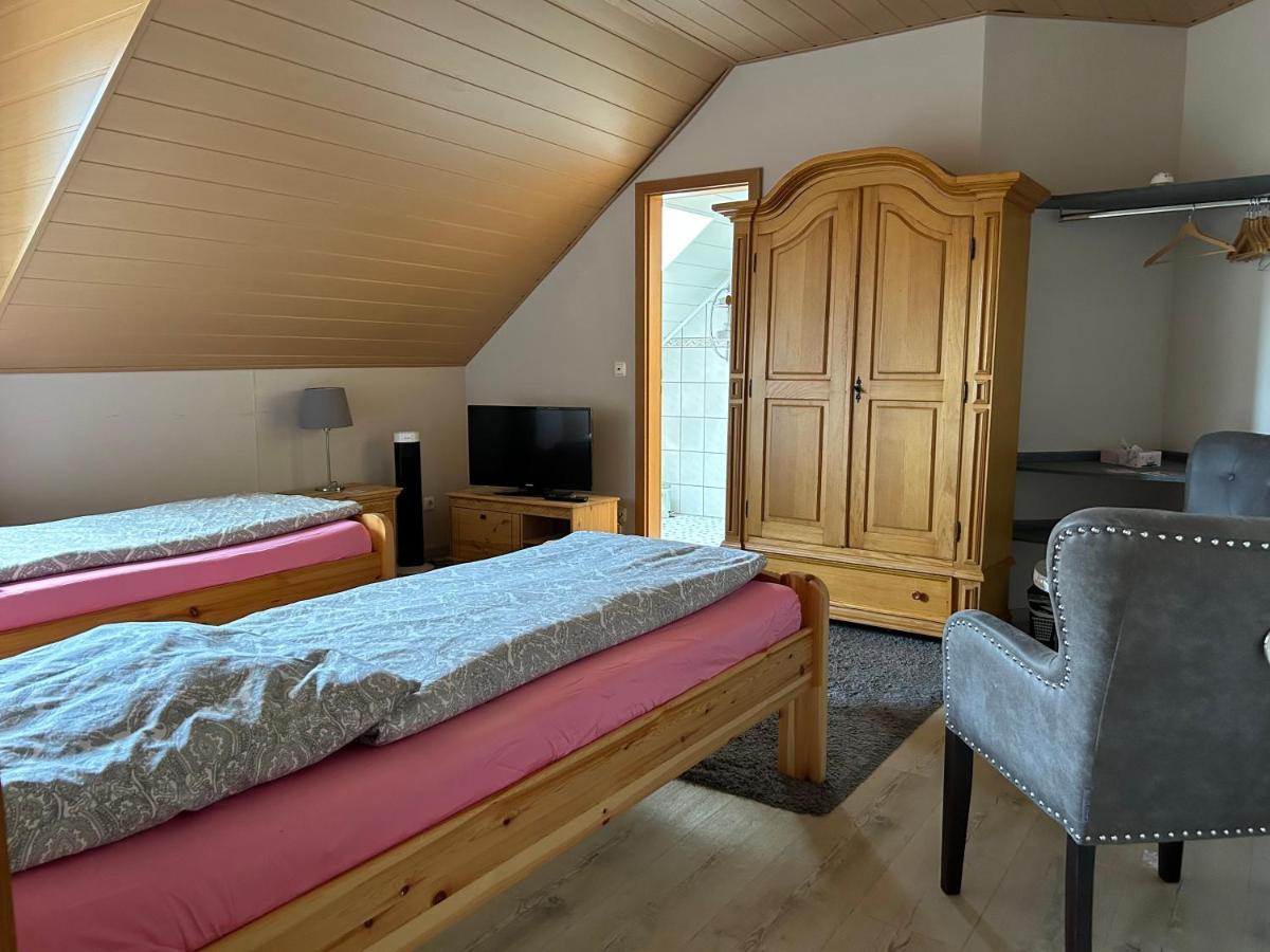 Pension Zum Paradies Harthausen  ภายนอก รูปภาพ