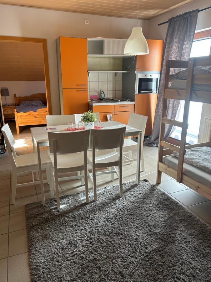 Pension Zum Paradies Harthausen  ภายนอก รูปภาพ