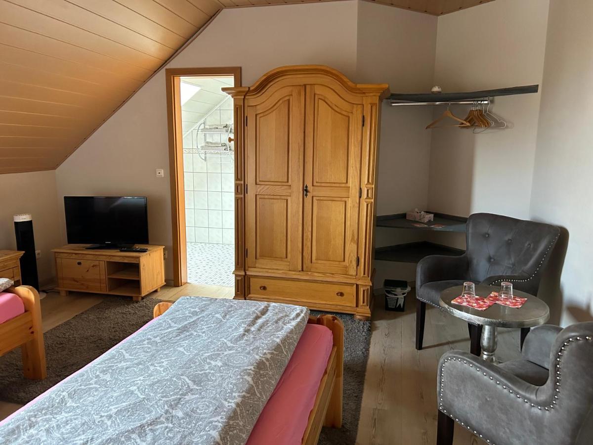 Pension Zum Paradies Harthausen  ภายนอก รูปภาพ